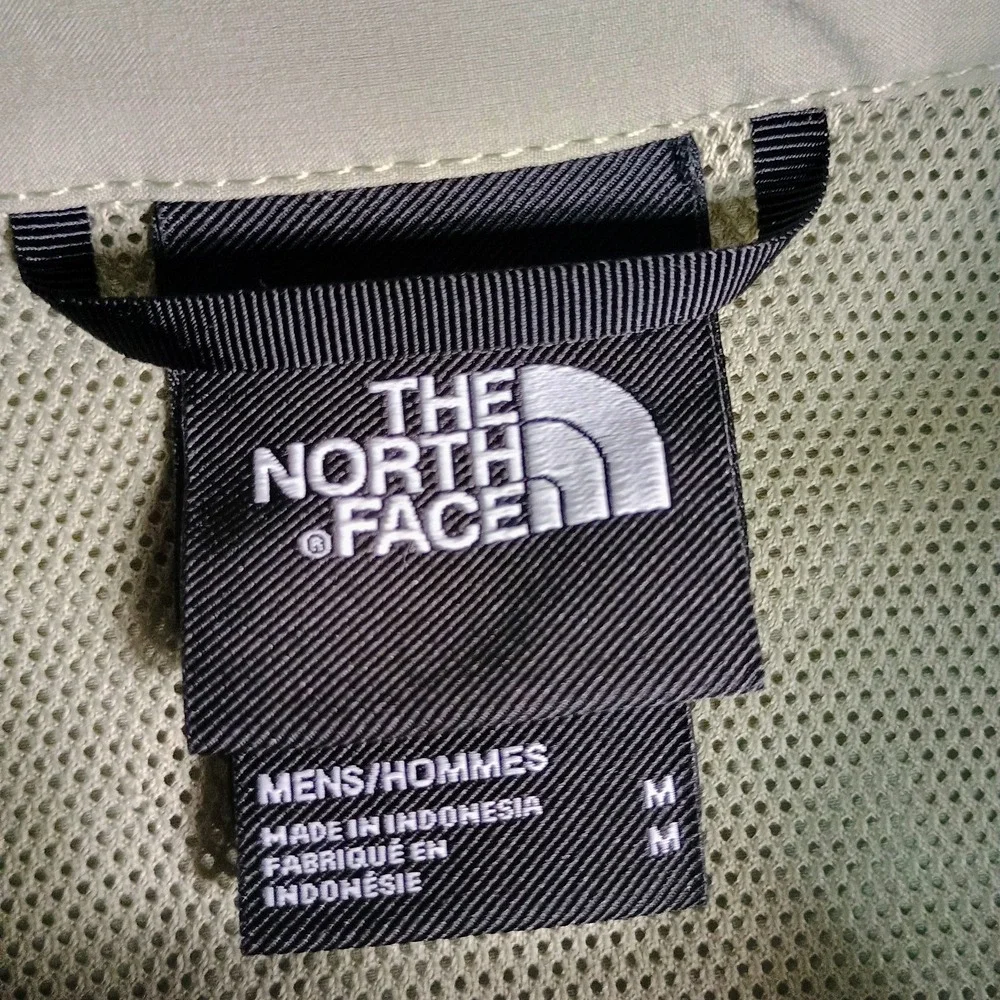 The North Face Mens Medium Khaki Short Sleeve Hiking Fishing Vented Shirt M